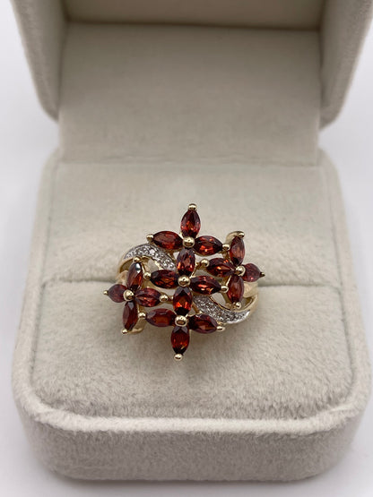 9ct gold garnet and diamond ring