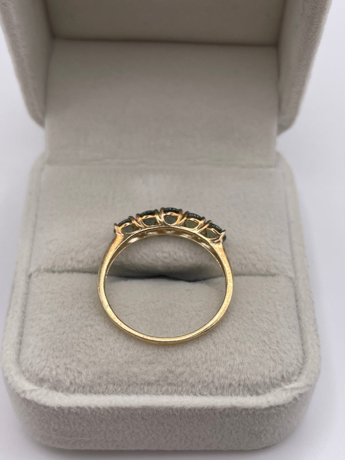 9ct gold quartz ring