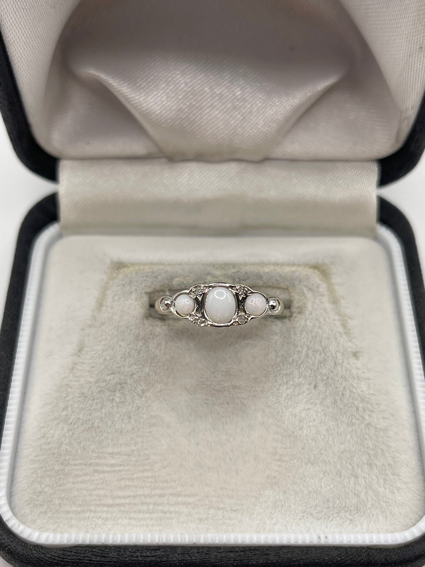 9ct gold opal and diamond ring
