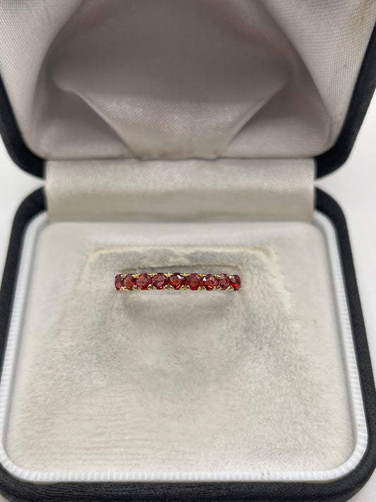9ct gold spinel ring