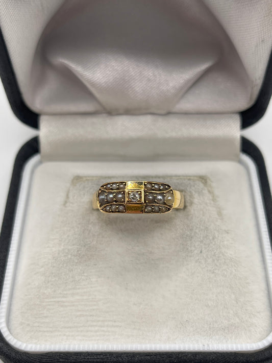 18ct gold pearl and diamond ring