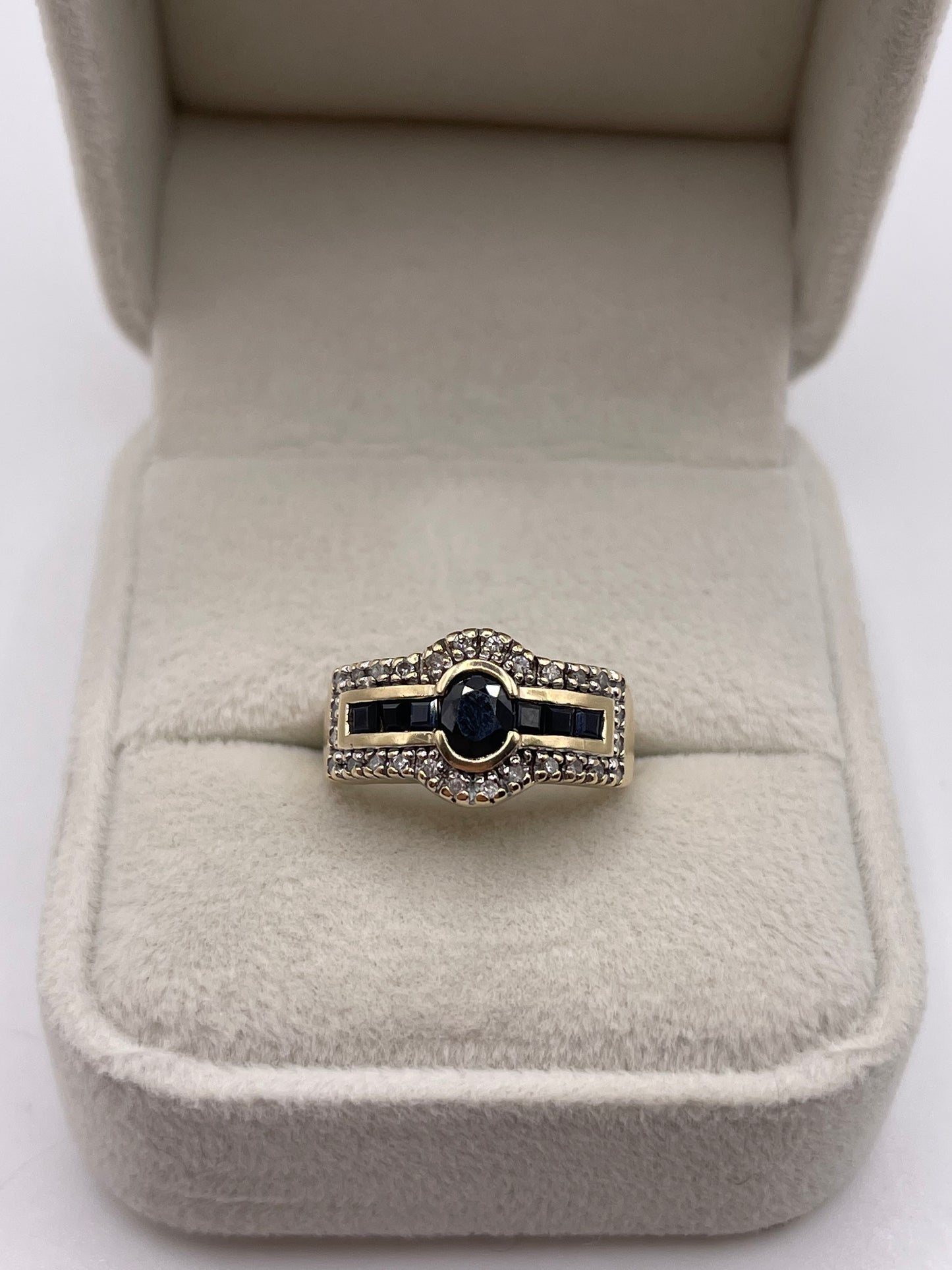 9ct gold sapphire and diamond ring