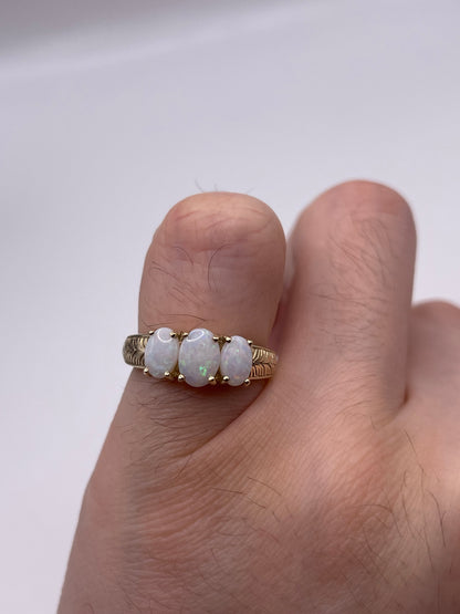 9ct gold opal ring