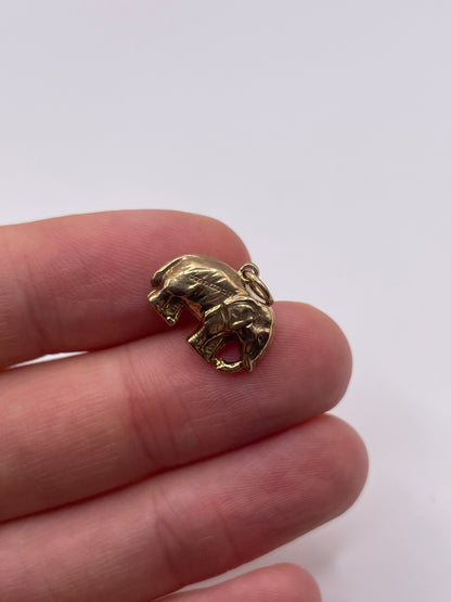 9ct gold elephant charm