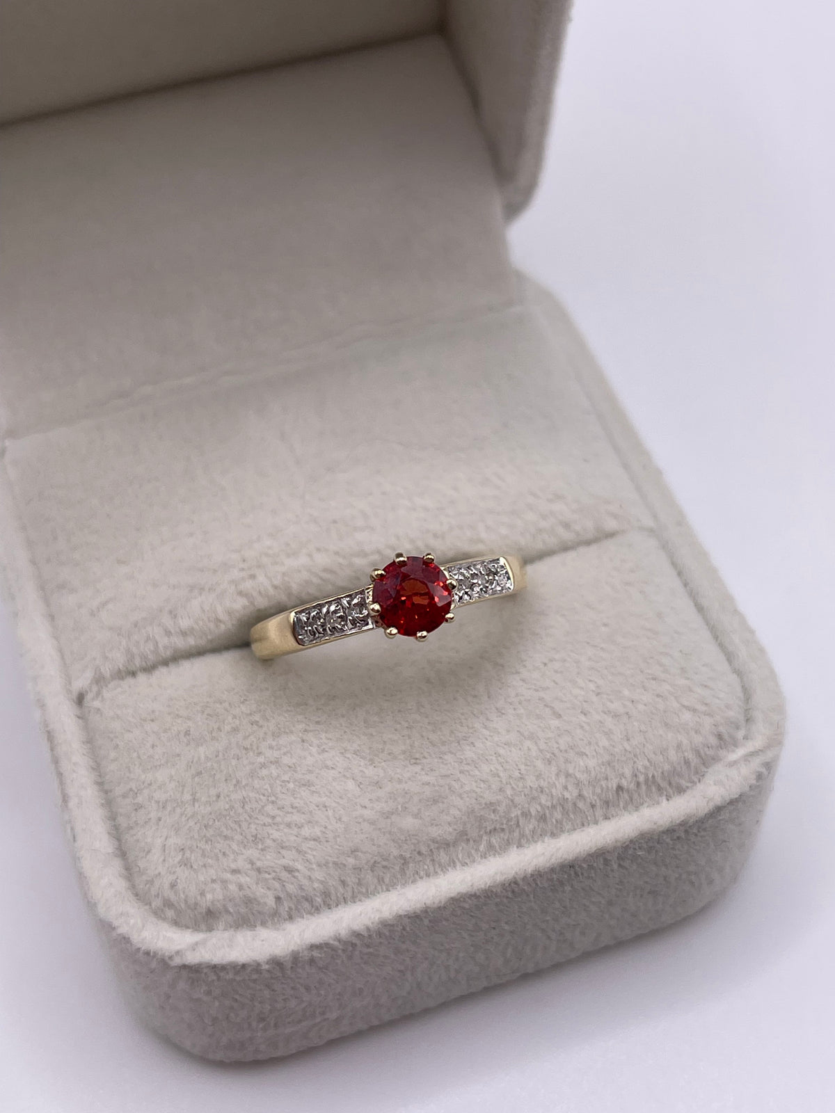 9ct gold spinel and diamond ring