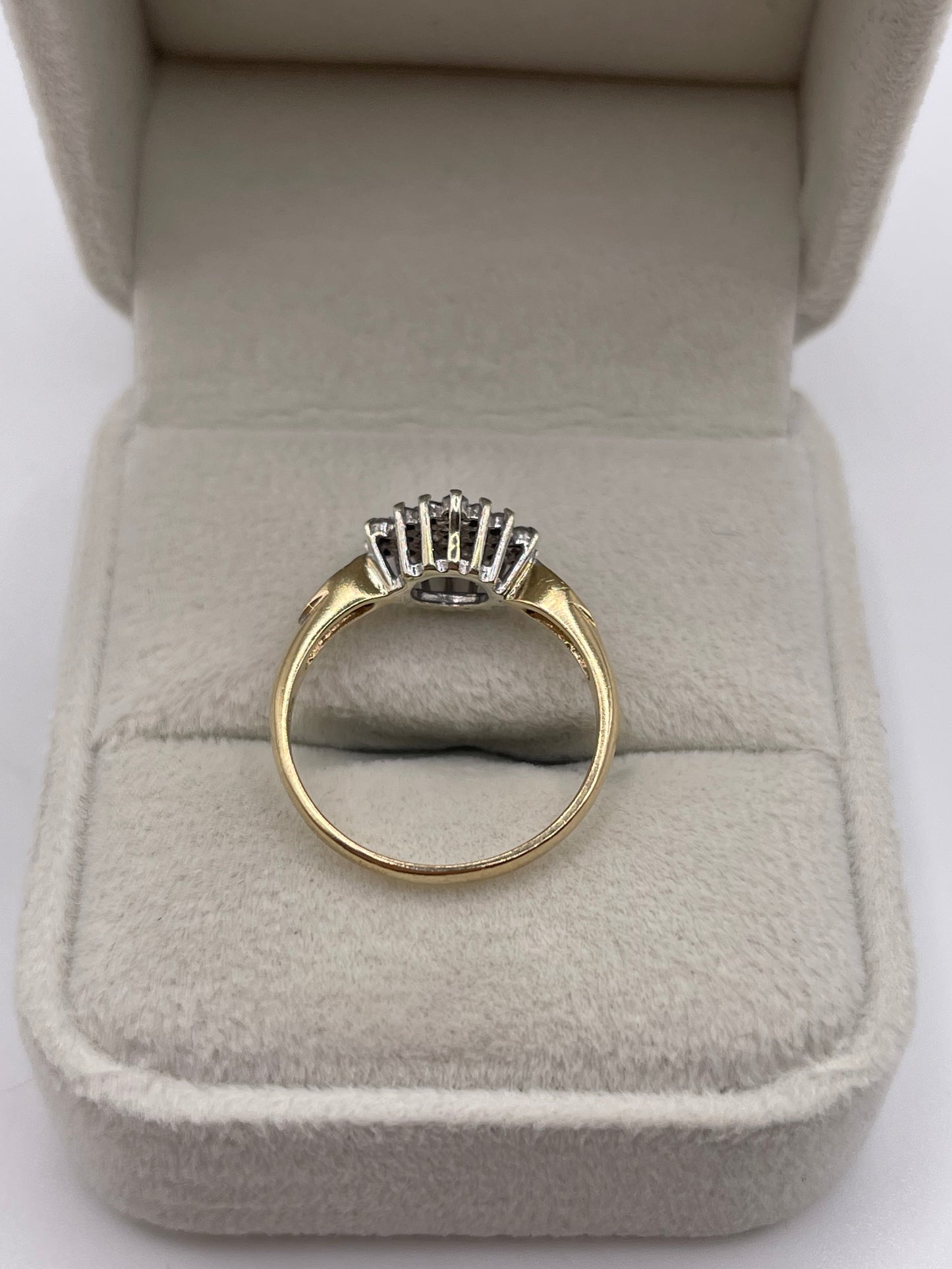 9ct gold diamond cluster ring