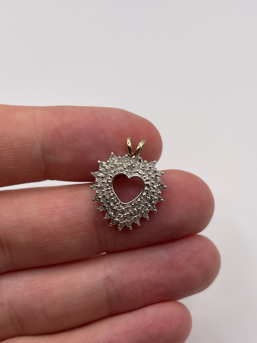 9ct gold diamond heart pendant