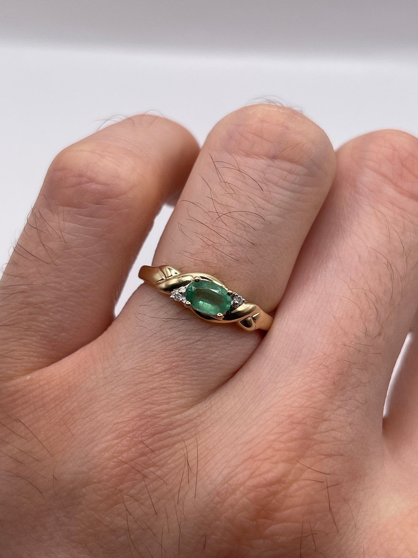 9ct gold emerald and diamond ring
