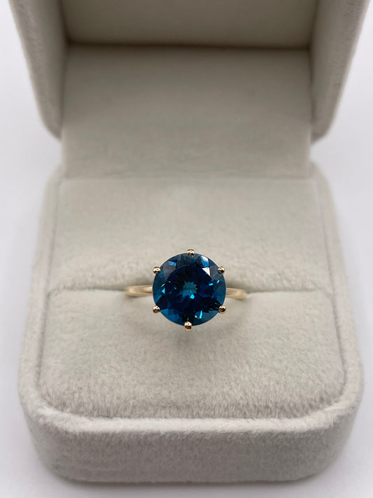9ct gold blue topaz ring