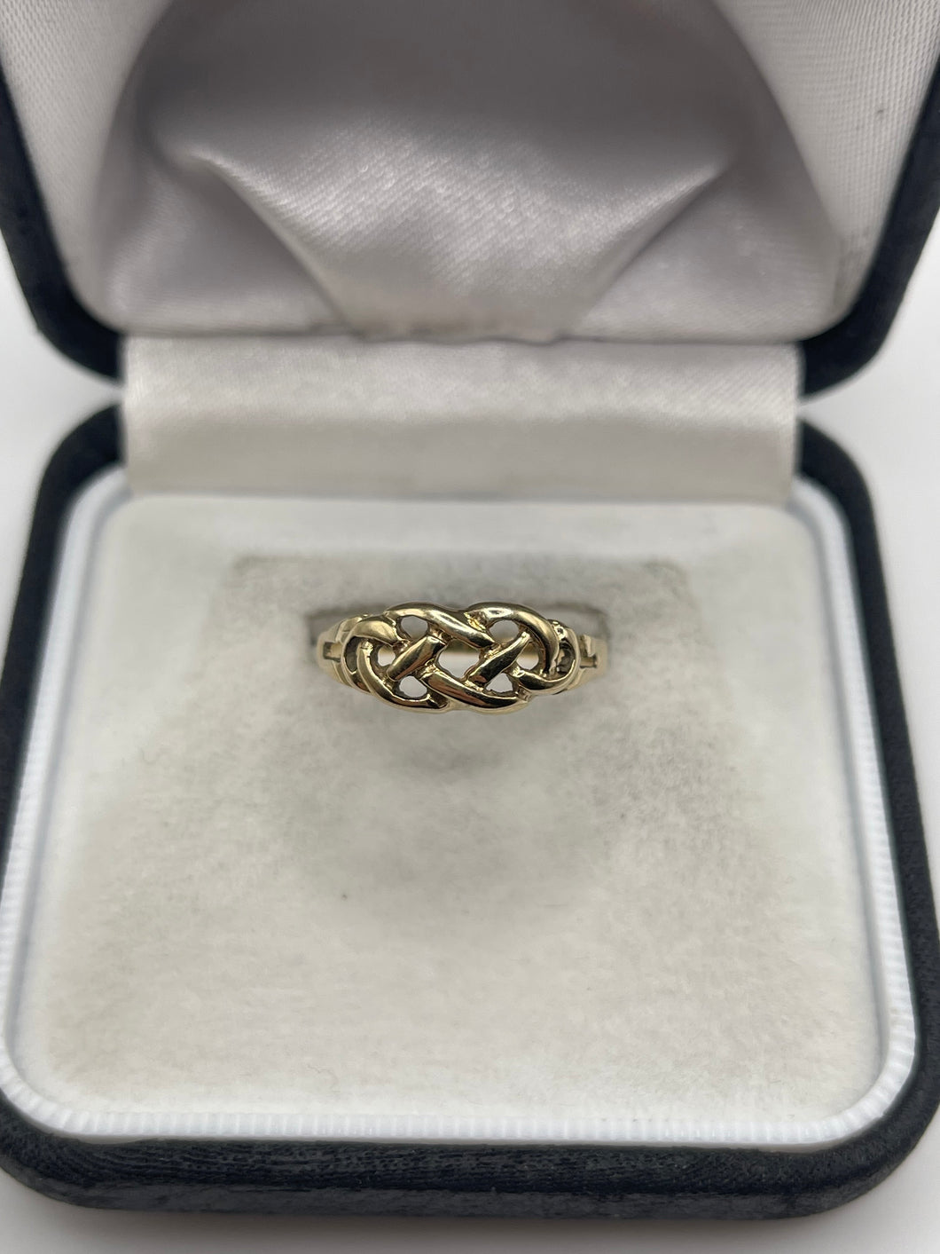 9ct gold Celtic ring
