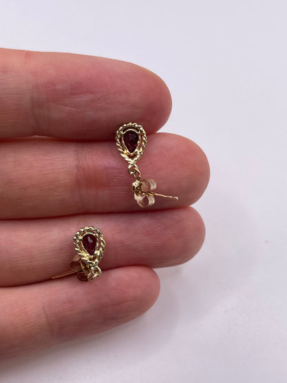 9ct gold garnet earrings