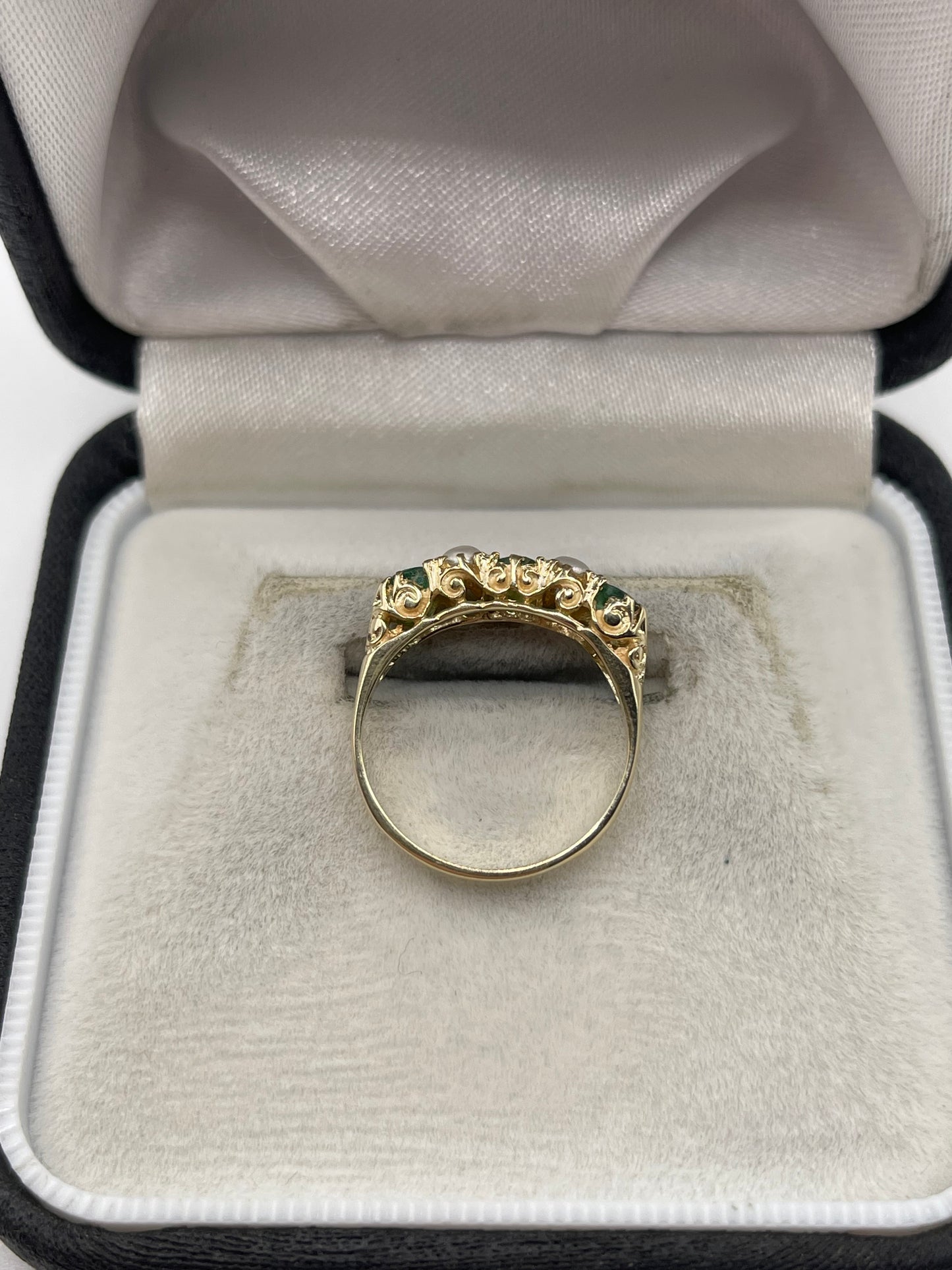 9ct gold emerald and pearl ring