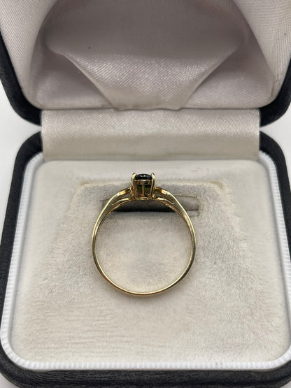 9ct gold diopside and diamond ring