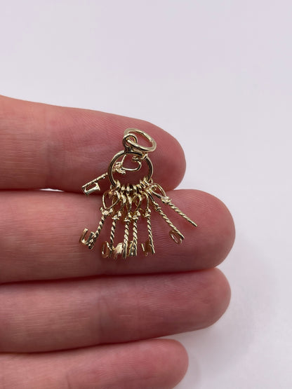 9ct gold I love you keys pendant