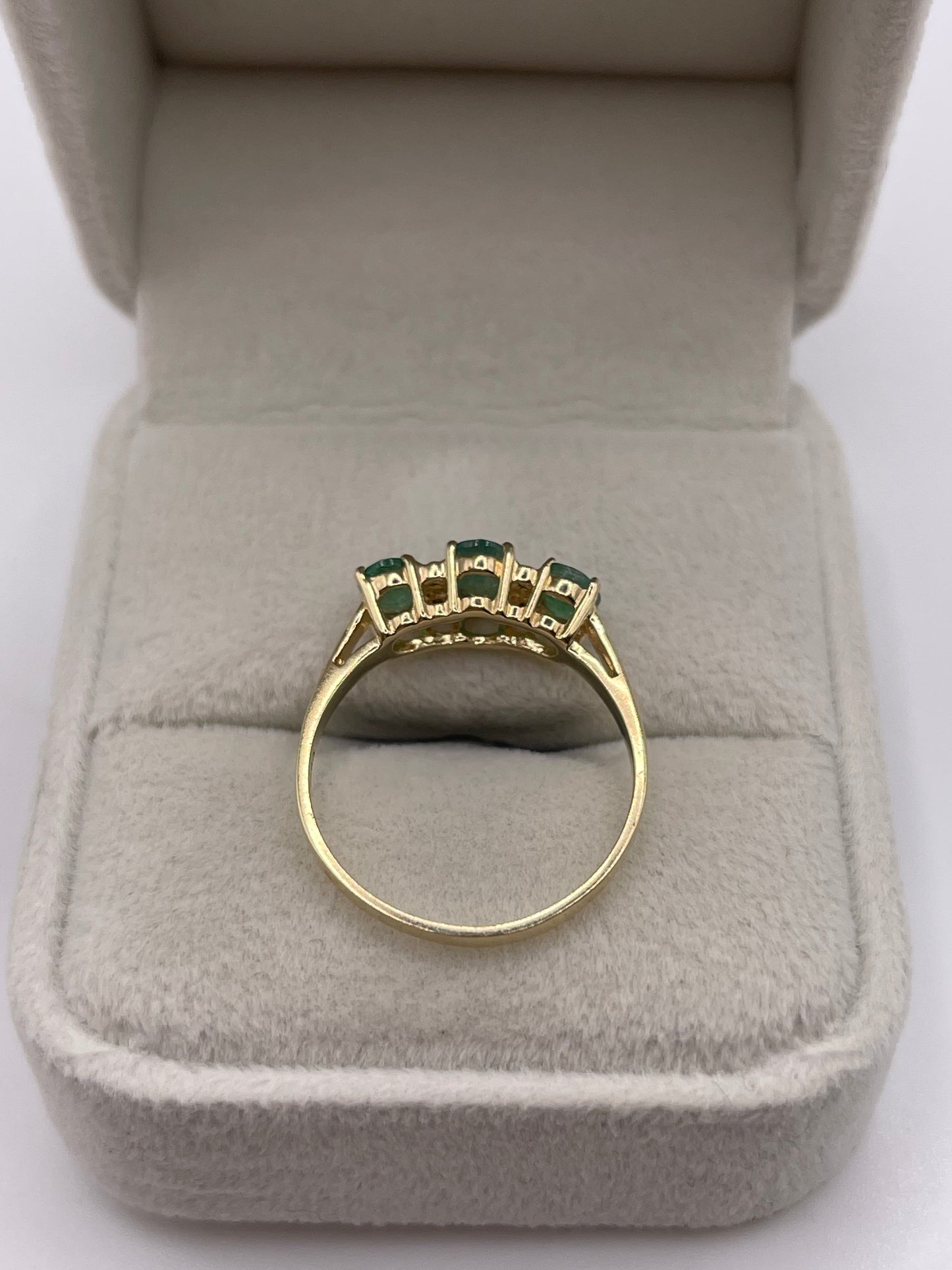 9ct gold emerald and diamond ring