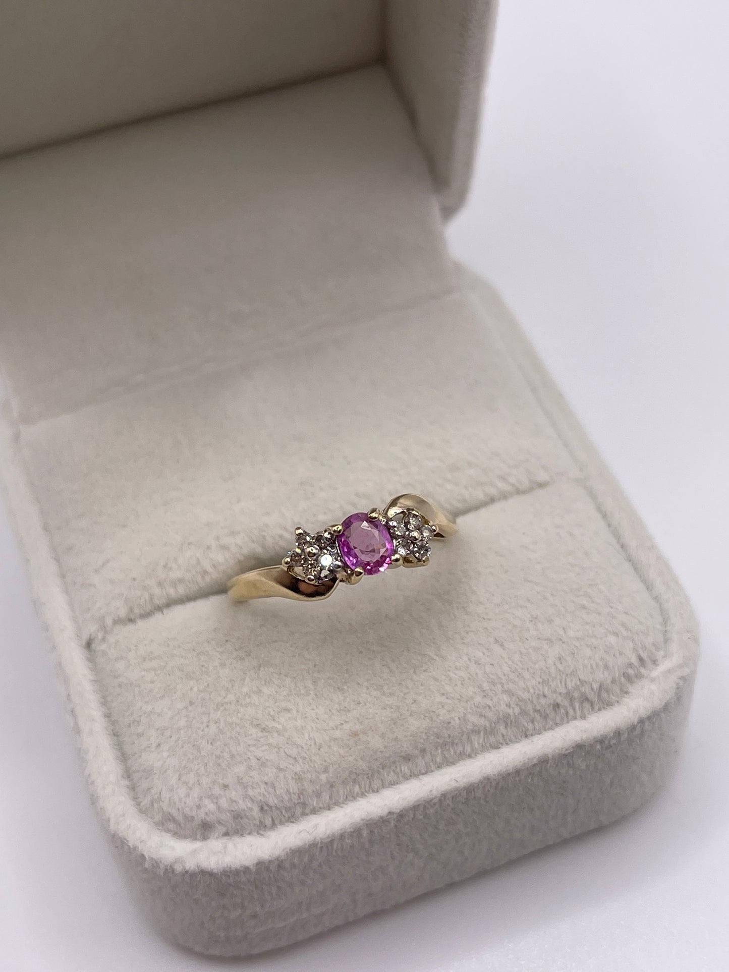 9ct gold pink sapphire and diamond ring