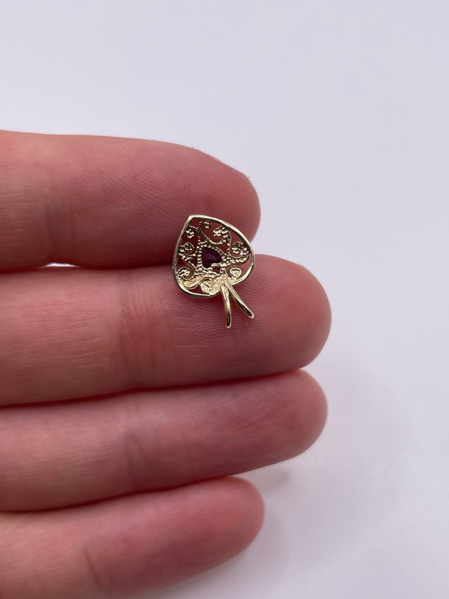 9ct gold amethyst heart pendant