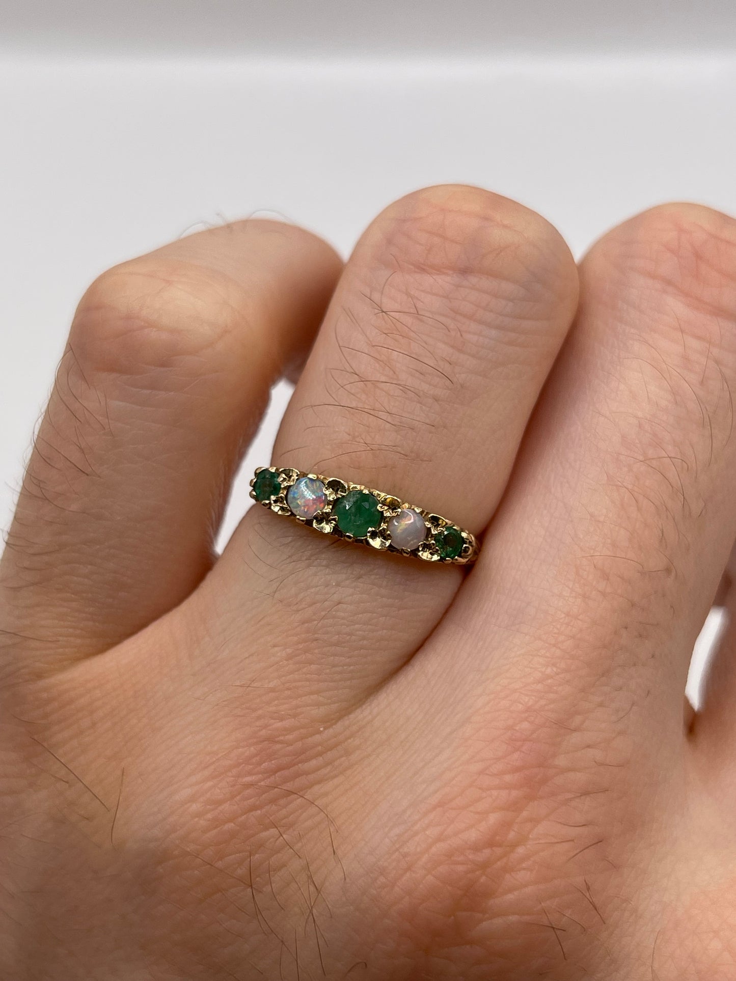 18ct gold emerald and opal ring