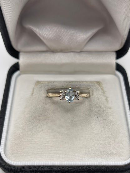 18ct gold aquamarine and diamond ring