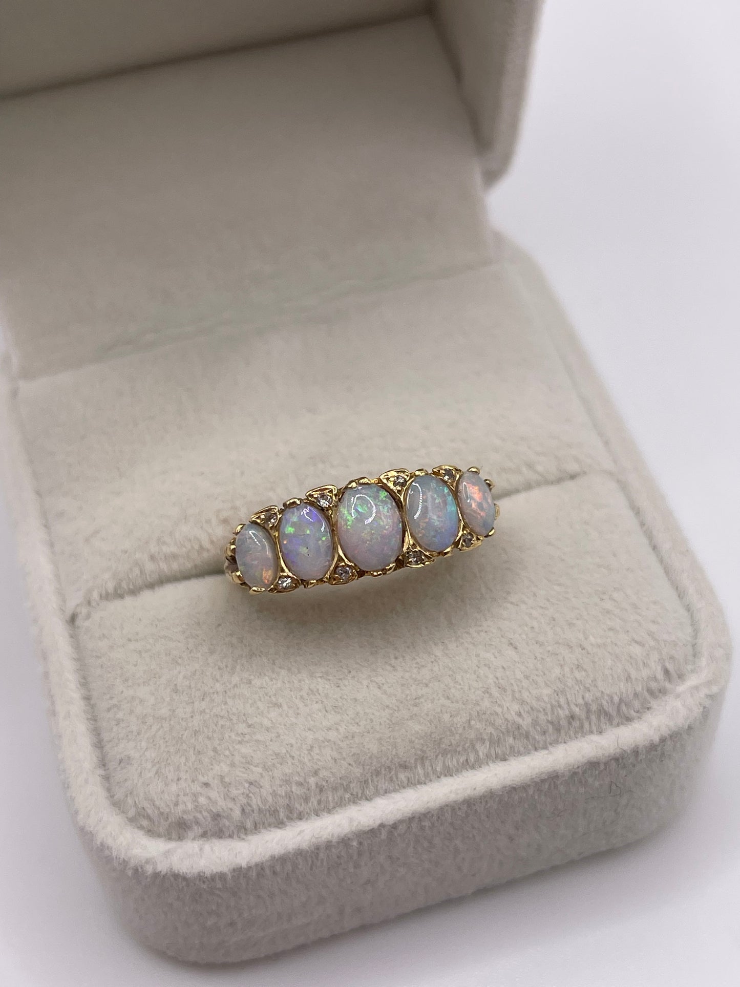 18ct gold opal and diamond ring