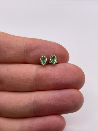 9ct gold emerald earrings