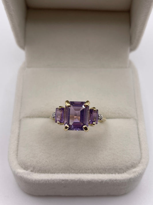 9ct gold amethyst and diamond ring