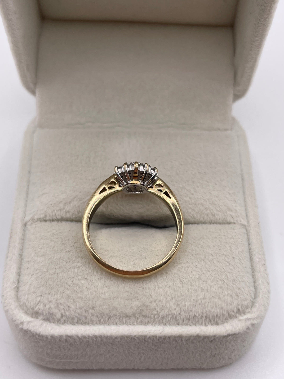 9ct gold diamond cluster ring