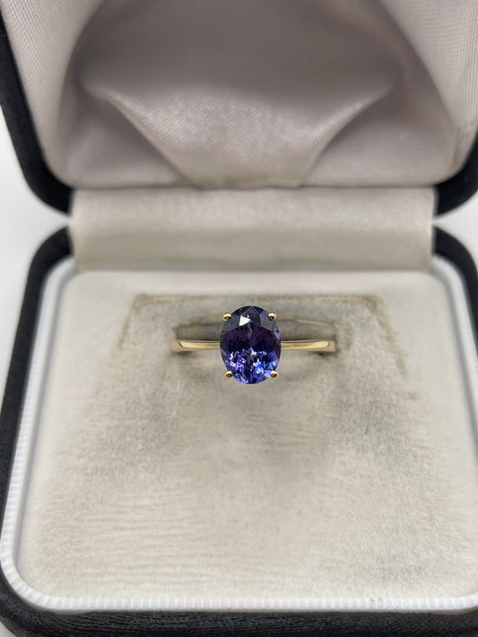 18ct gold tanzanite ring