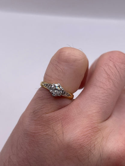 18ct gold 75 point diamond ring