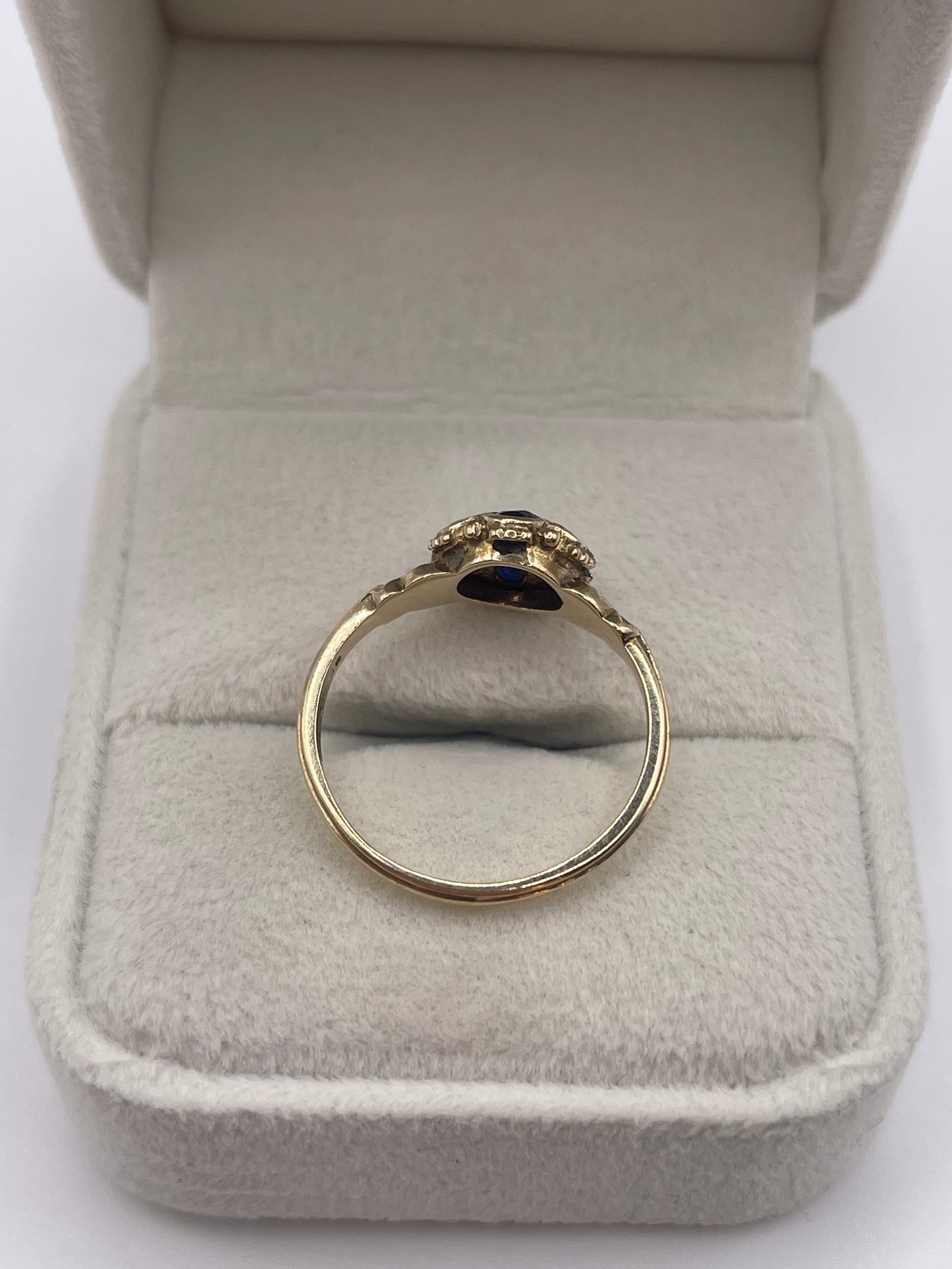 9ct gold sapphire and diamond ring