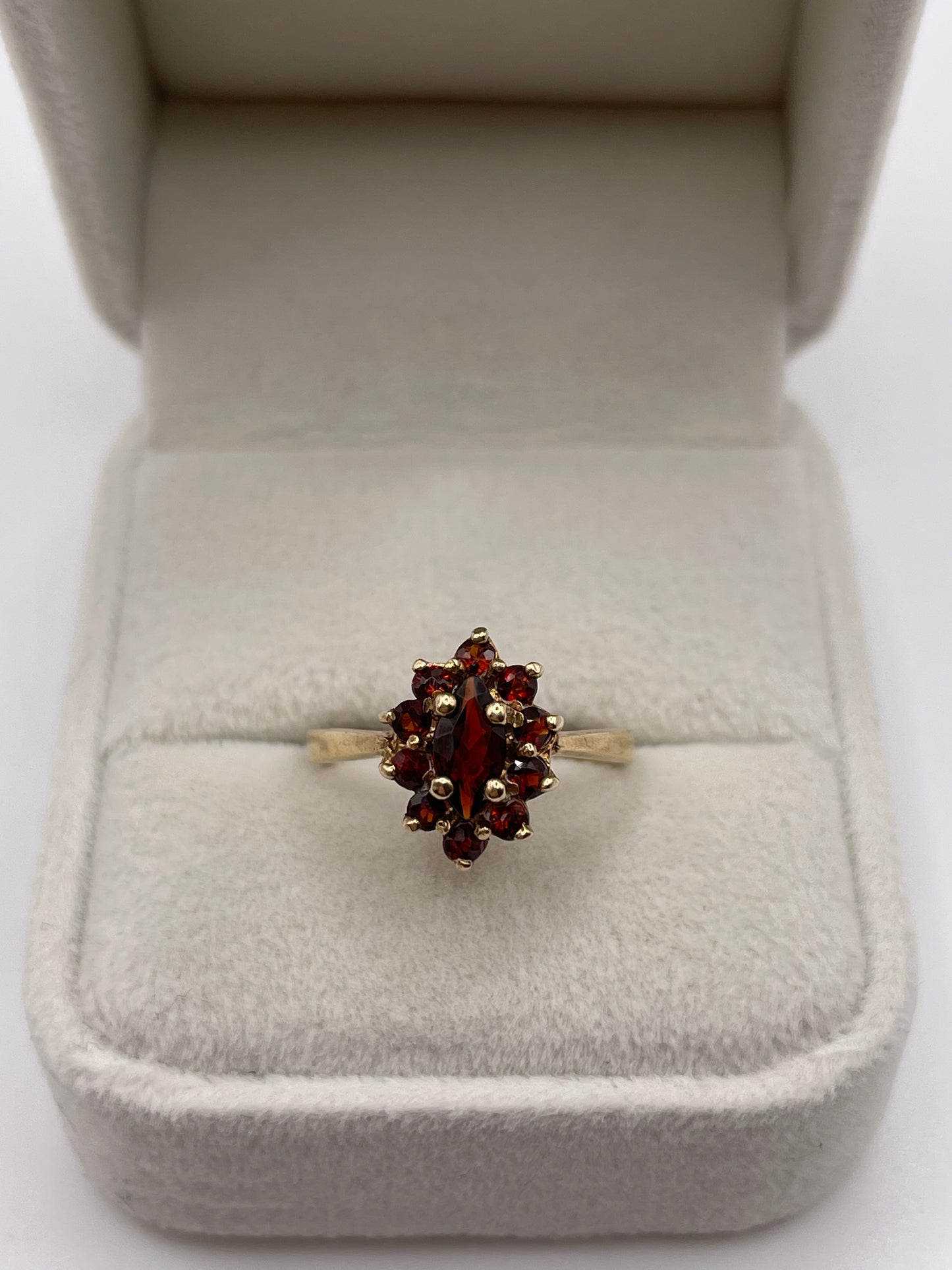 9ct gold garnet cluster ring