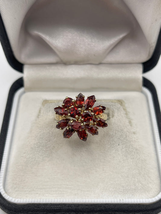 9ct gold garnet cluster ring