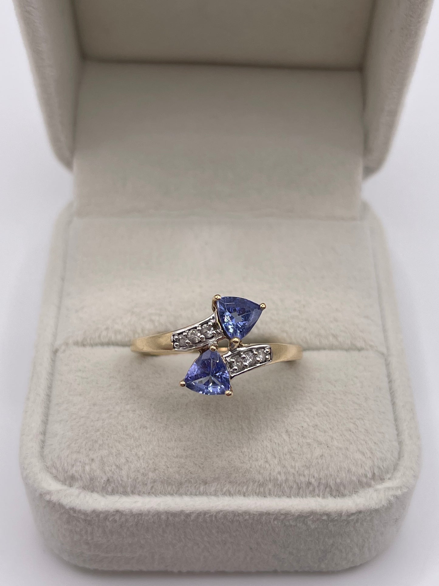 9ct gold tanzanite and zircon ring