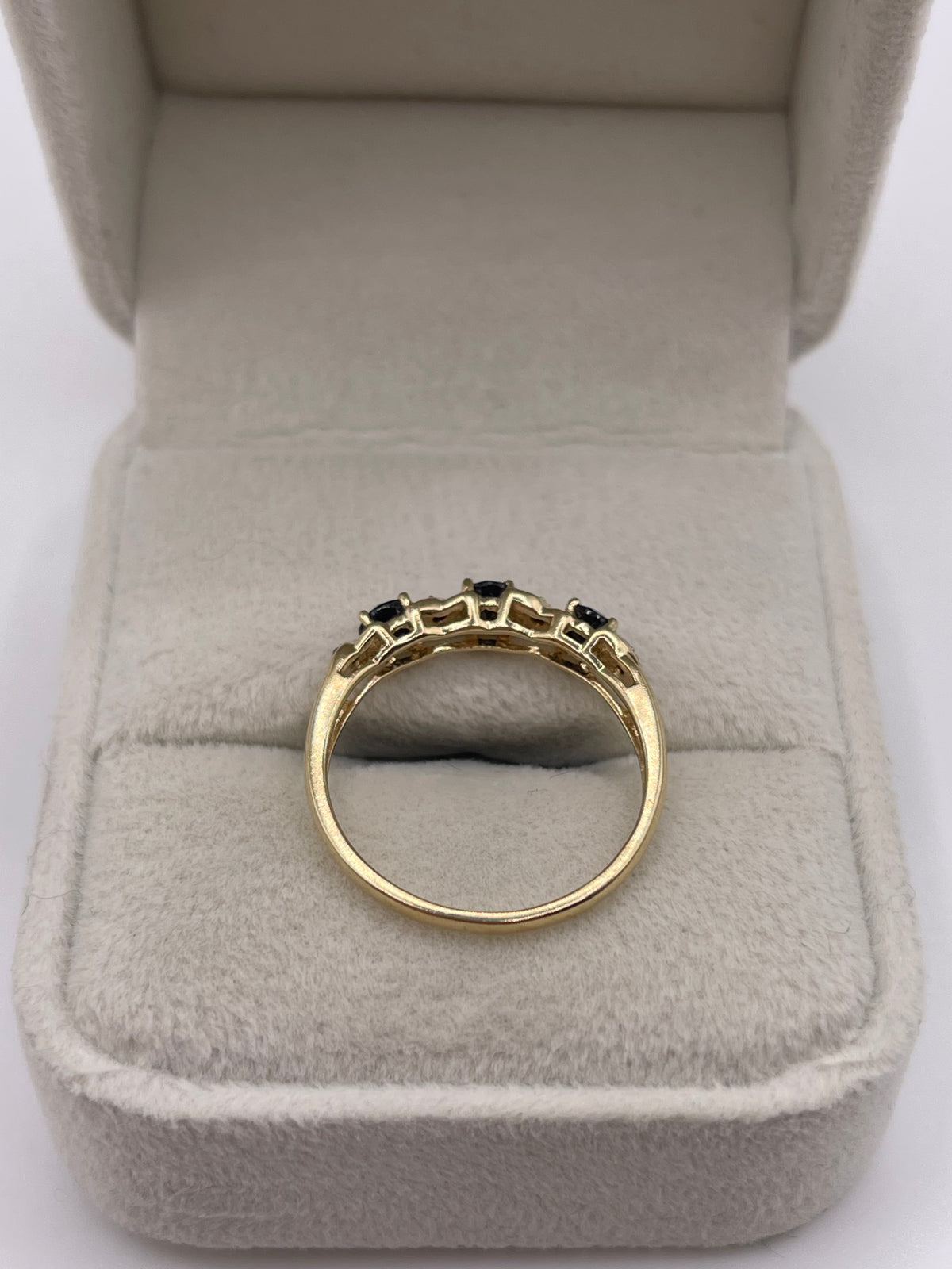 9ct gold sapphire and diamond ring