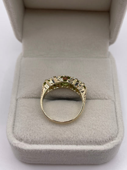 9ct gold peridot ring