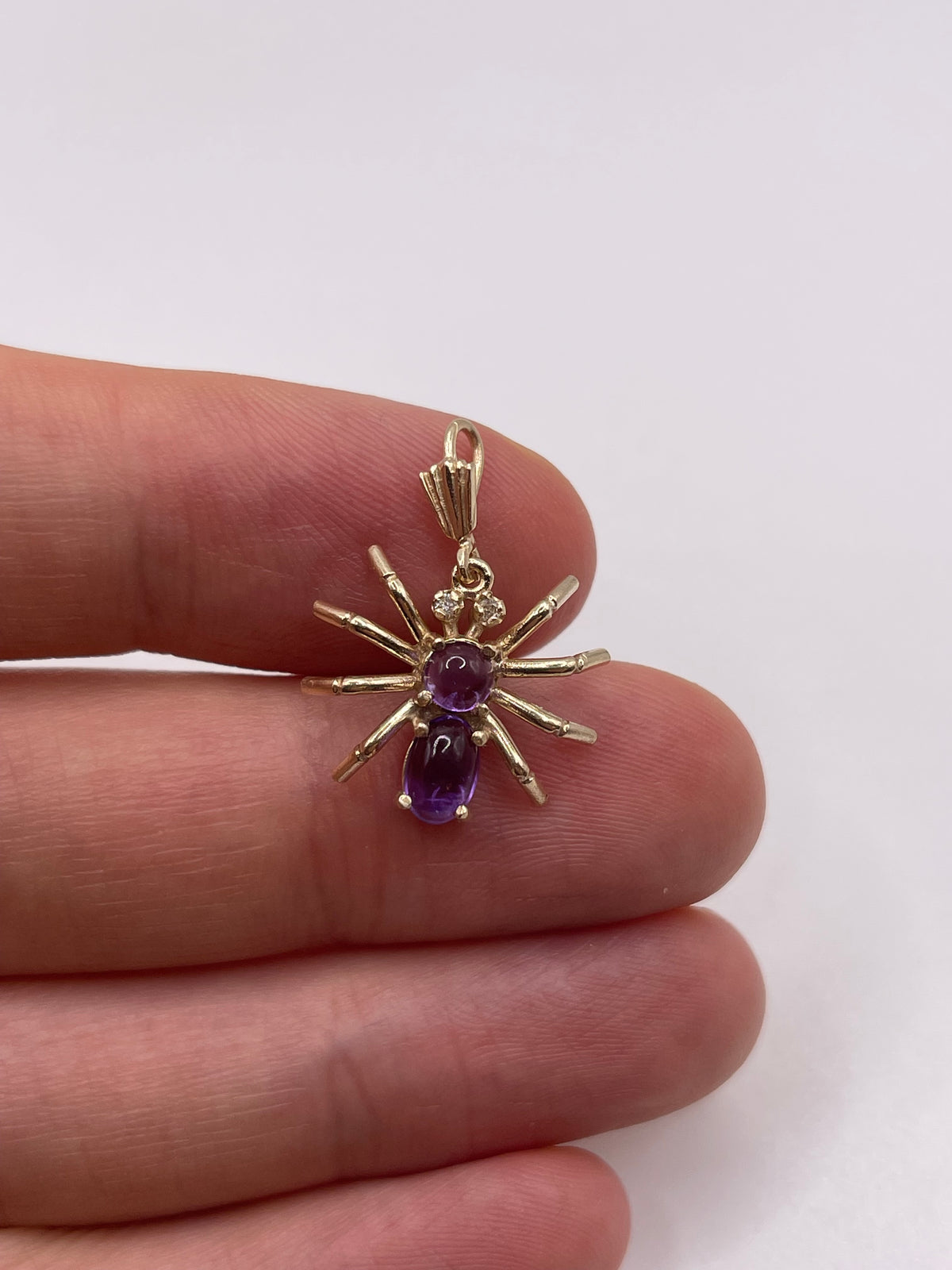 9ct gold cabochon amethyst and diamond spider pendant