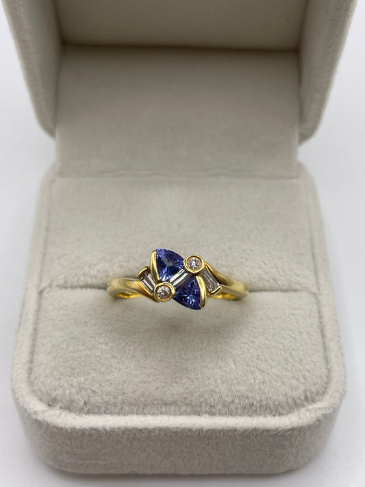 18ct gold tanzanite and diamond ring