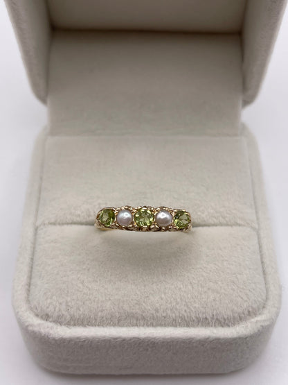 9ct gold peridot and pearl ring