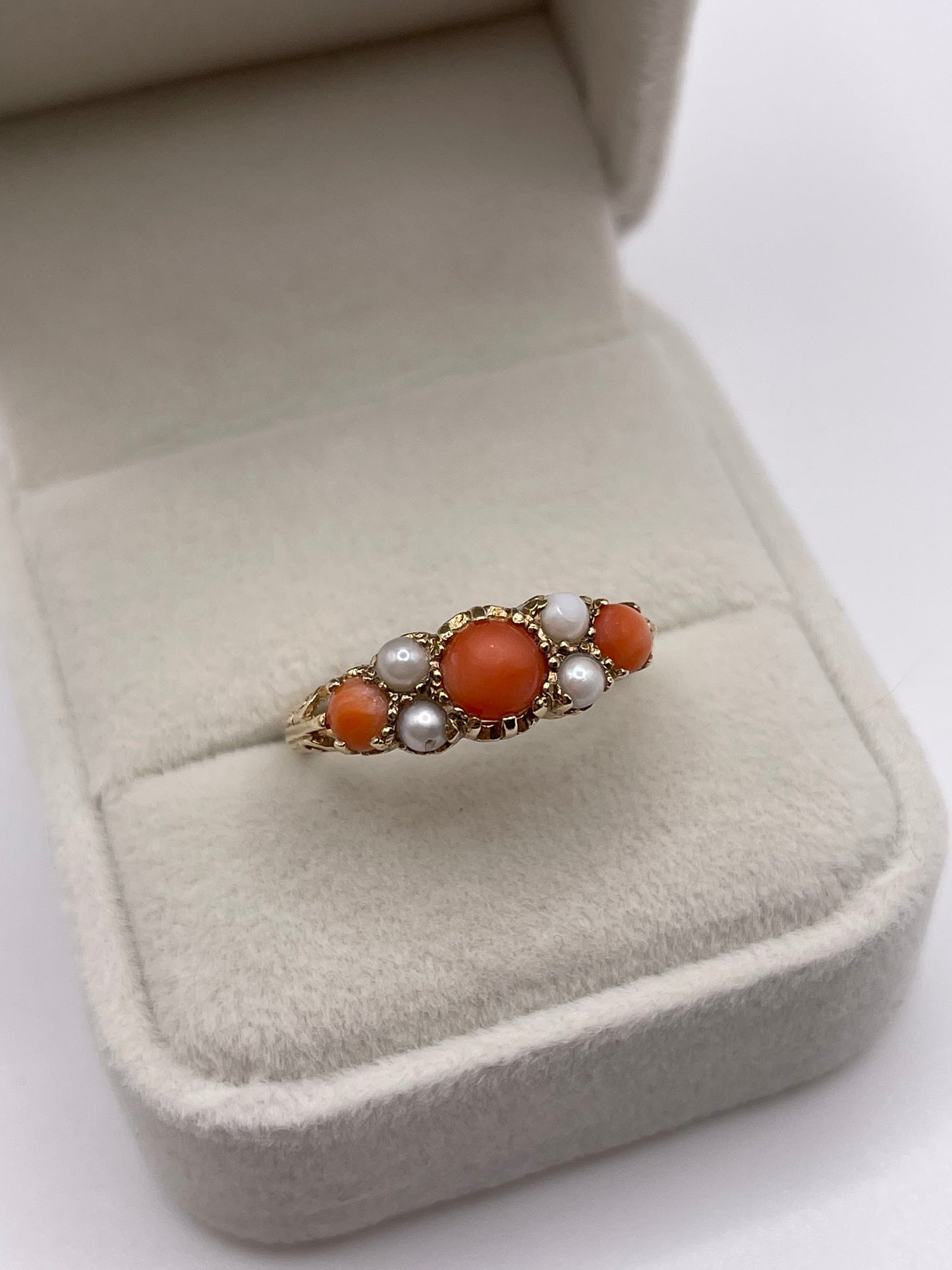 9ct gold coral and pearl ring