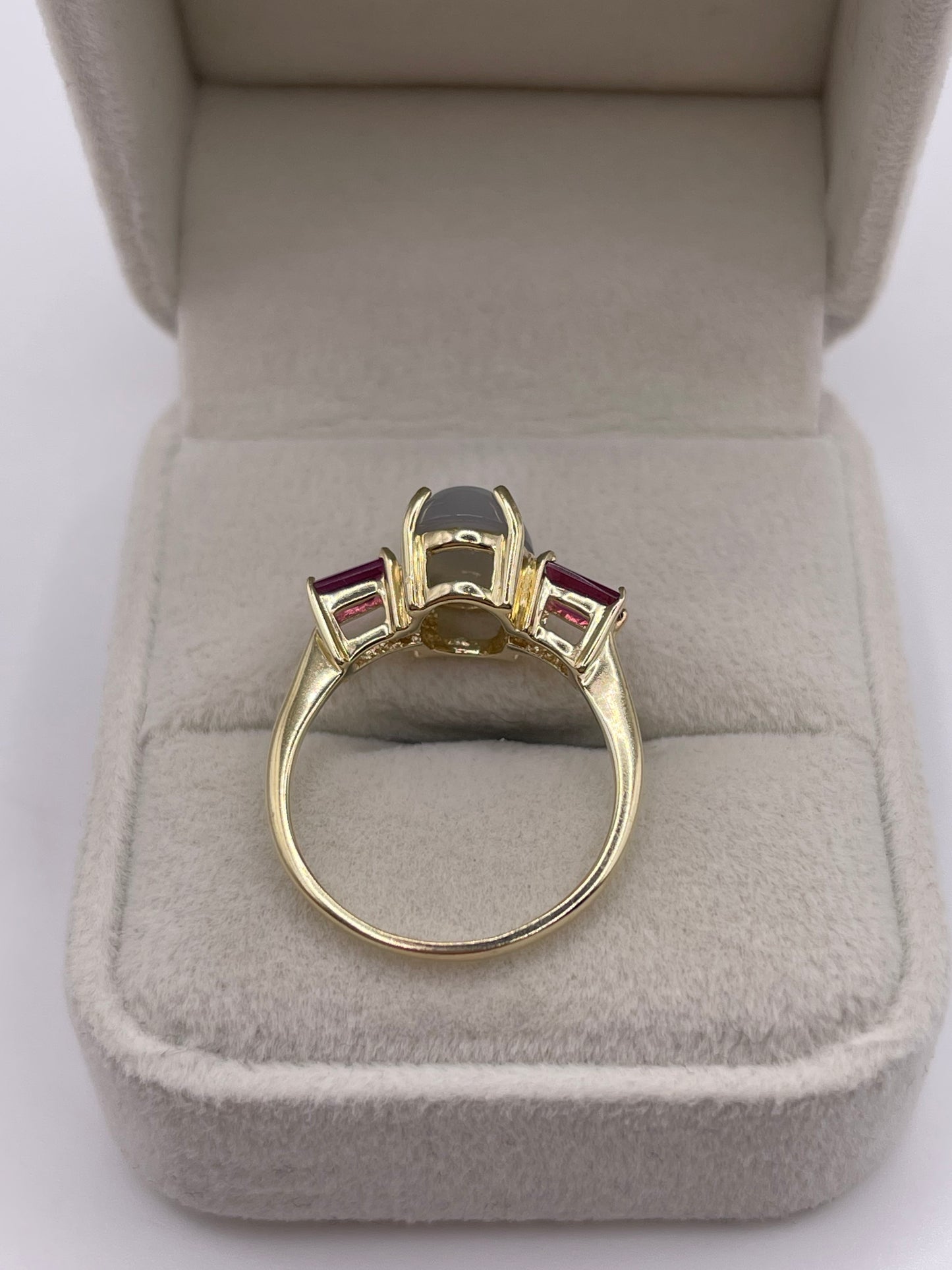 9ct gold grey moonstone and garnet ring