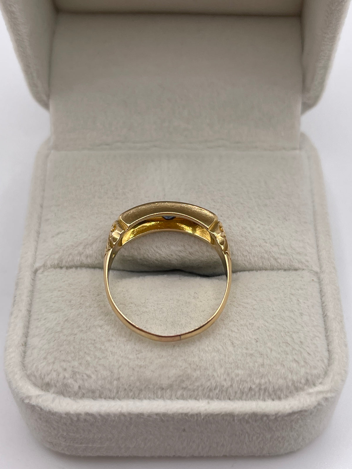 Antique 18ct gold sapphire and diamond ring