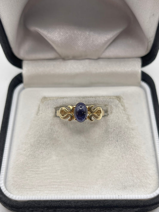 9ct gold cabochon iolite ring