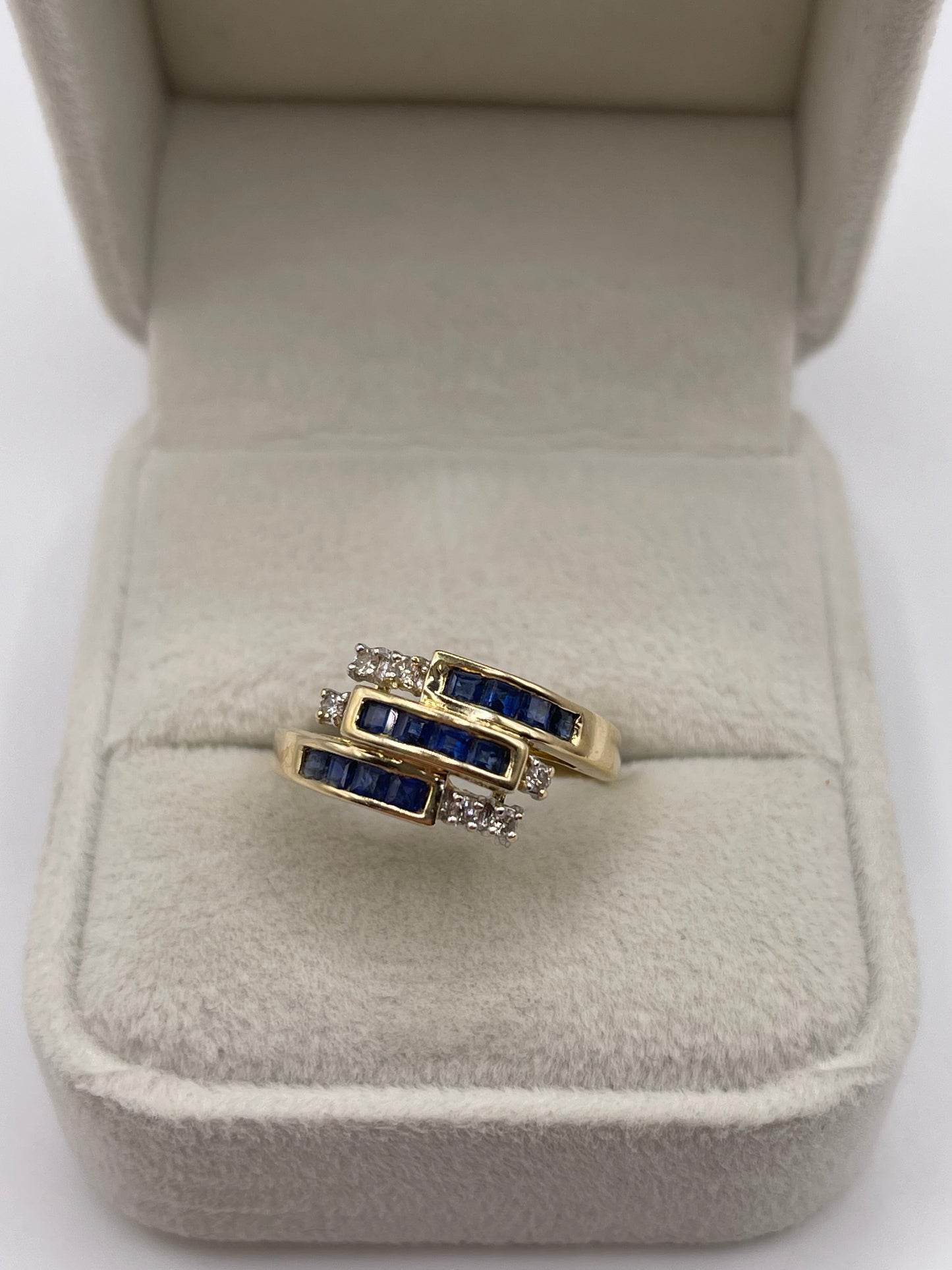 14ct gold sapphire and diamond ring