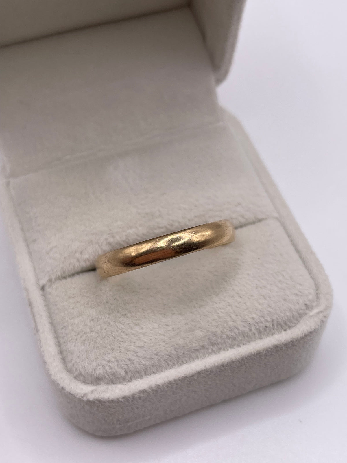9ct gold band