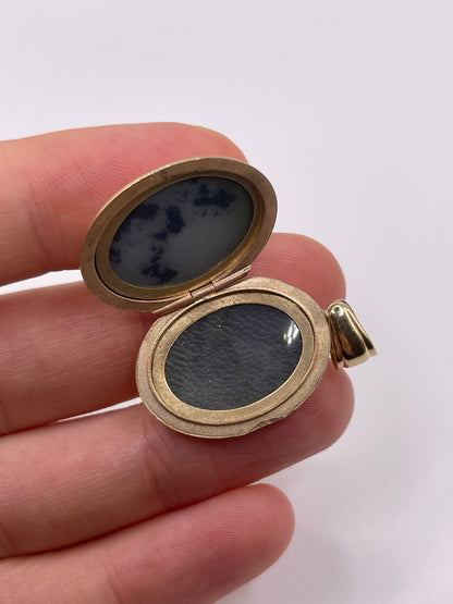 9ct gold diamond locket pendant