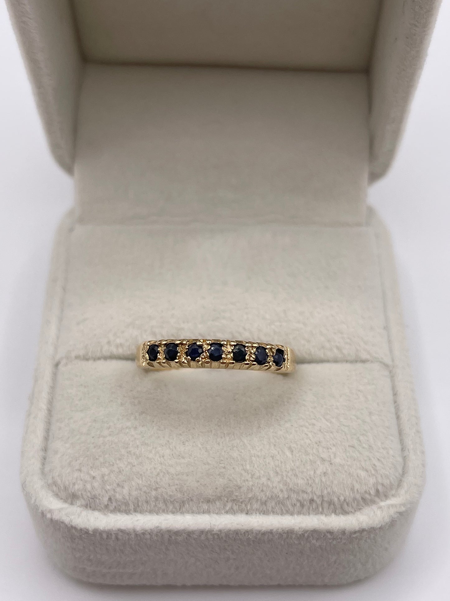 9ct gold sapphire ring