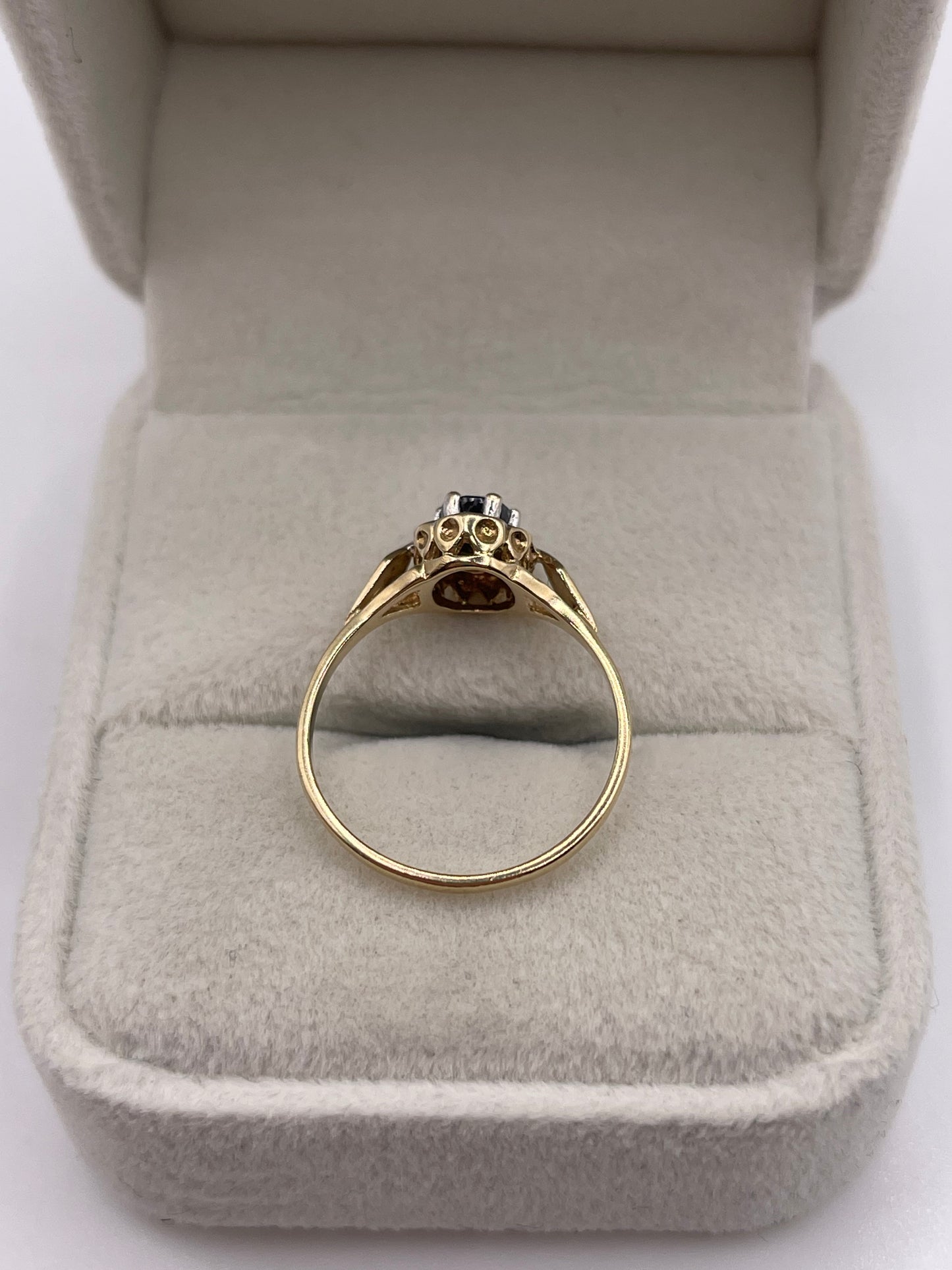 9ct gold sapphire and diamond ring