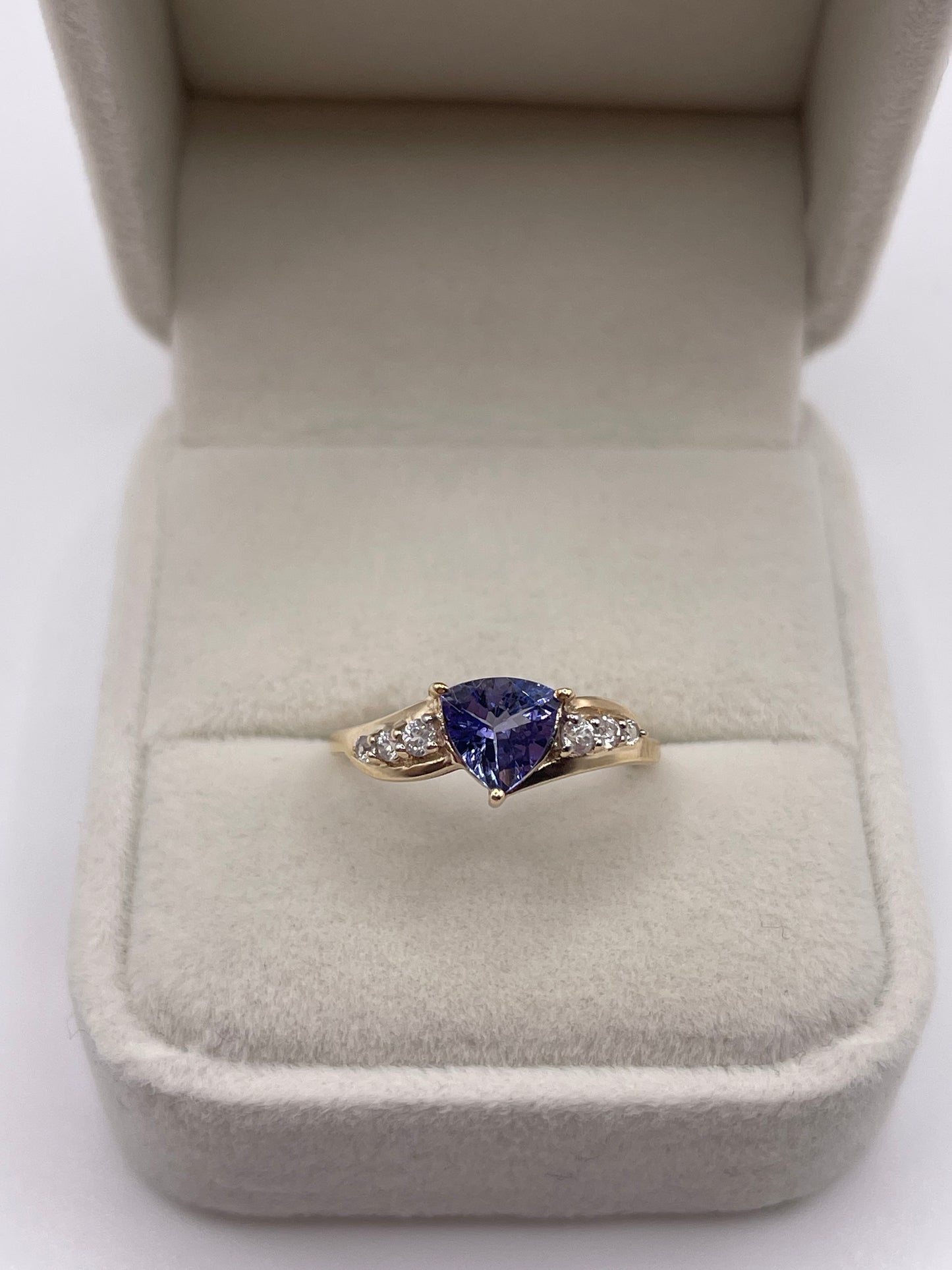 9ct gold tanzanite and zircon ring