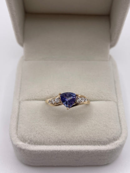 9ct gold tanzanite and zircon ring