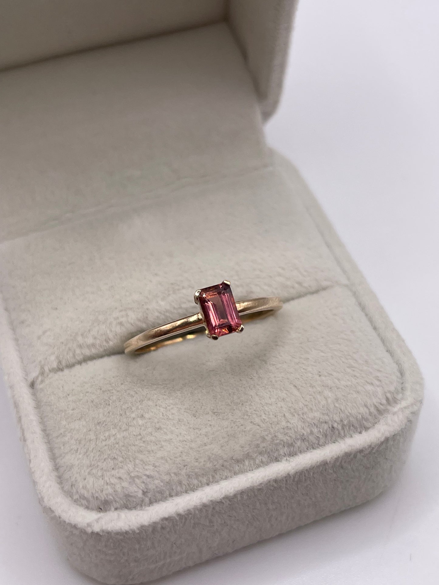 9ct gold tourmaline ring